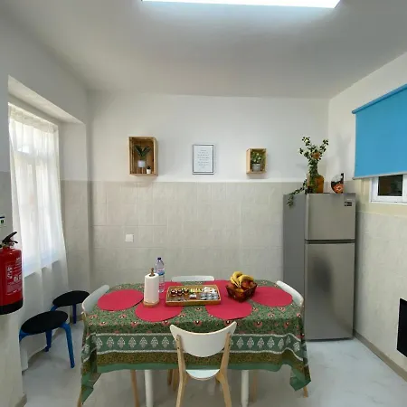 Rosa Surf Shelter Апартаменти
