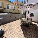 Rosa Surf Shelter * Lisbon